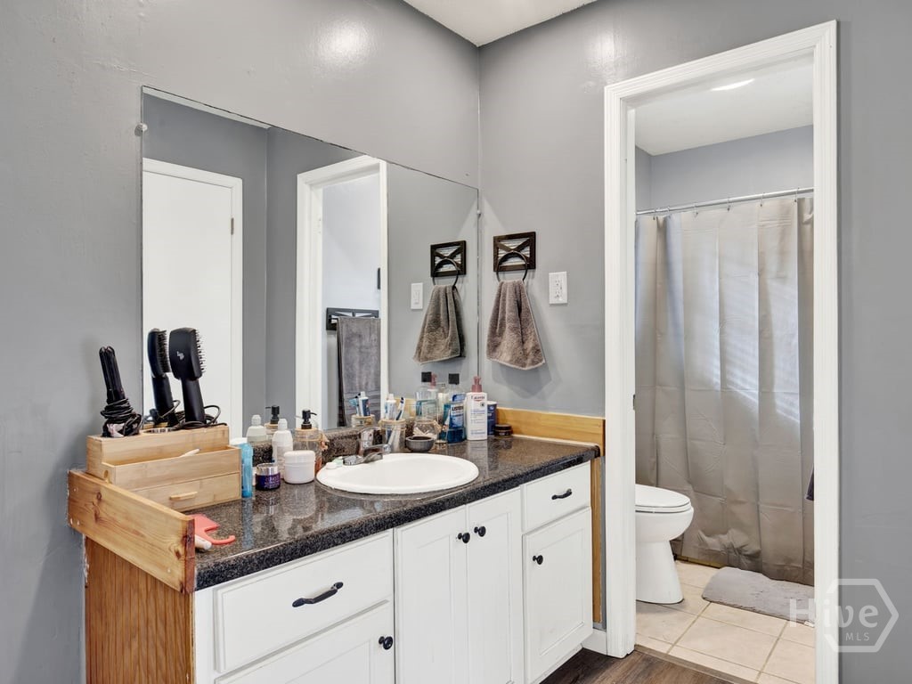 125 Westwood Drive Rincon, GA 31326 - Photo 27 of 37 Master vanity