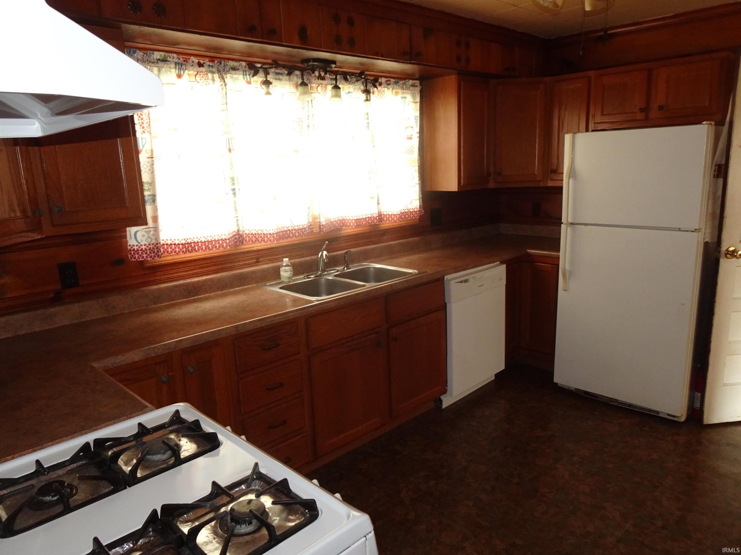 319 West Culver Road Knox, IN 46534 - Photo 3 of 12 Gallery Image 3