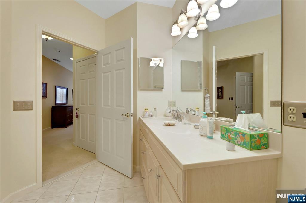 100 Ridgewood Road, Unit 215 Washington Township, NJ 07676 - Photo 24 of 39 Gallery Image 24