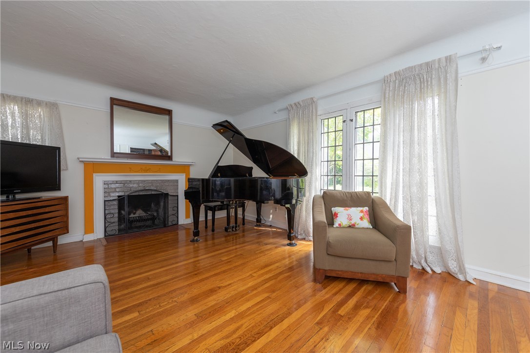 3658 Daleford Road Cleveland, OH 44120 - Photo 3 of 28