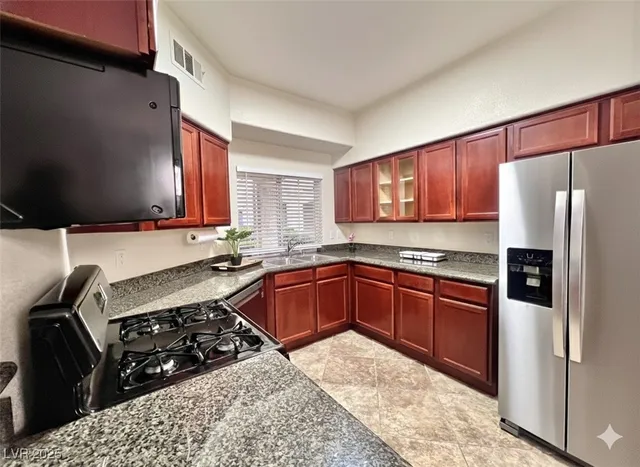 $2,100 | 1604 Queen Victoria Street, Unit 104, Las Vegas, NV 89144