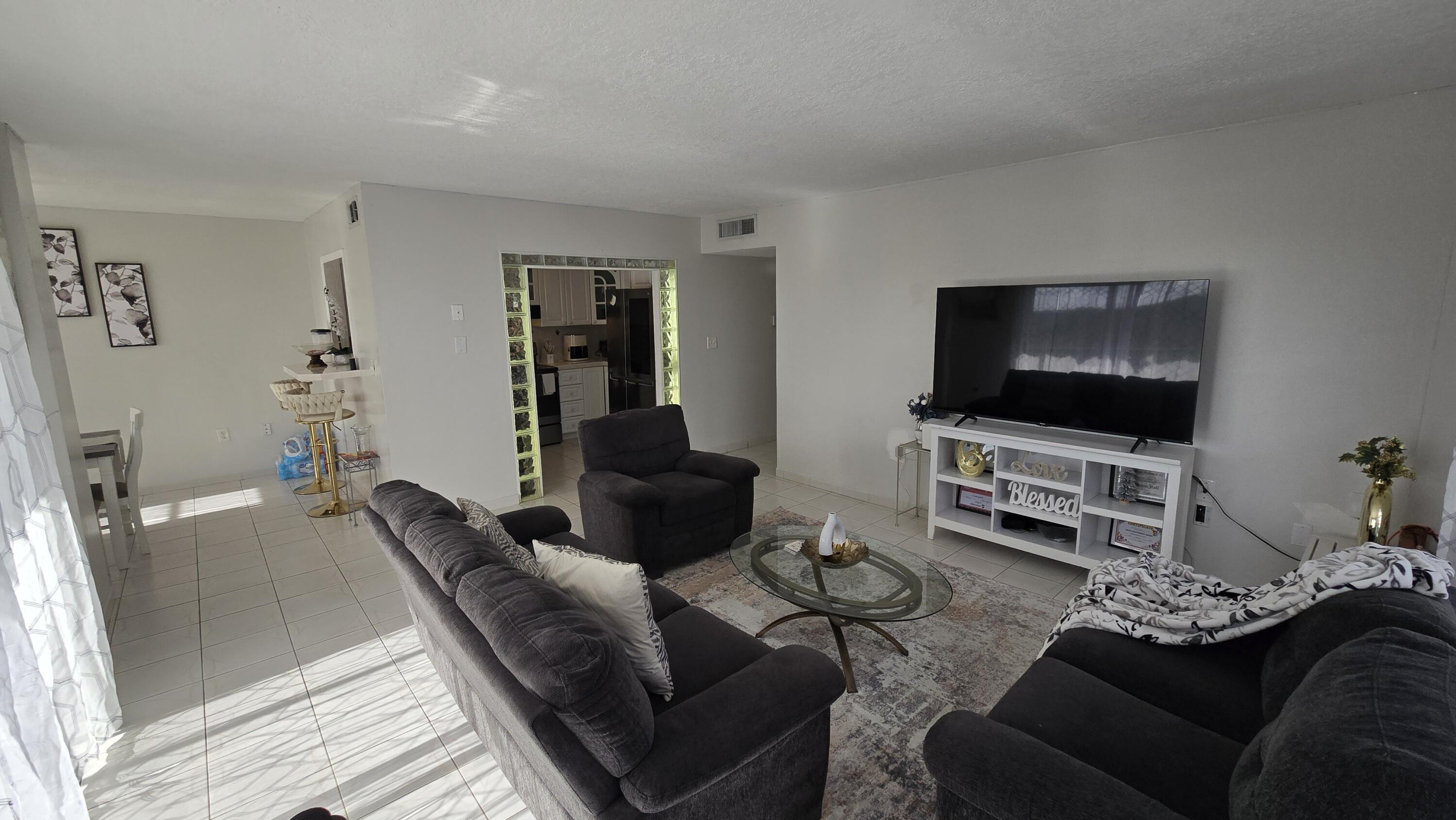 4164 Inverrary Drive, Unit 601 Lauderhill, FL 33319 - Photo 8 of 38 20260520_090822