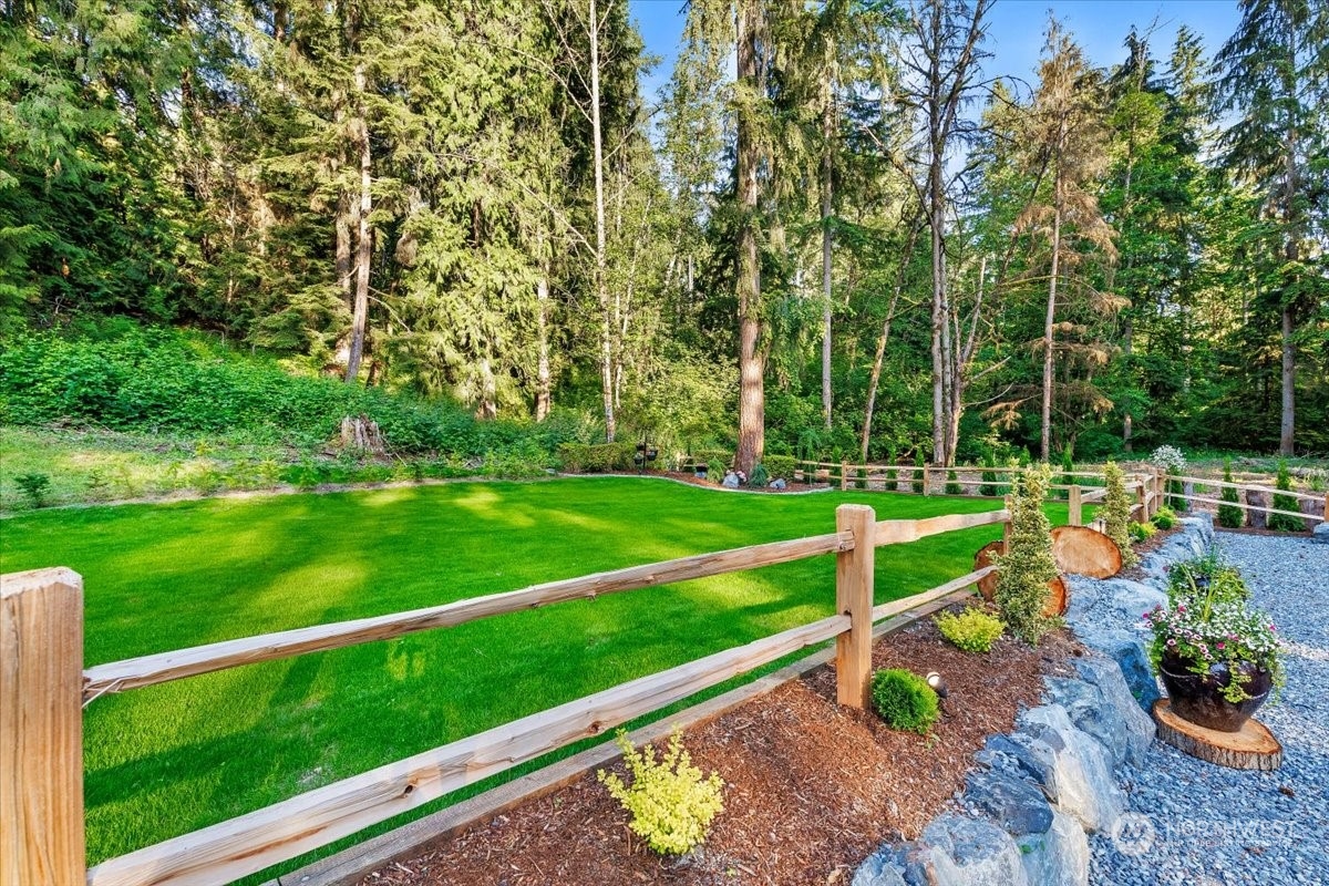 3424 Lake Langlois Road Northeast Carnation, WA 98014 - Photo 12 of 34 Gallery Image 12