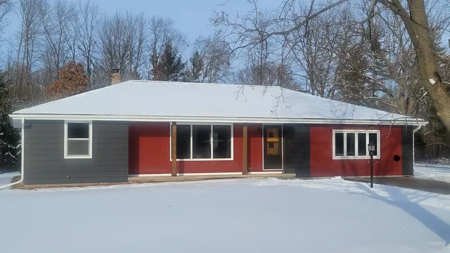 $324,900 | 7106 Garbrecht Road, Oconto Falls, WI 54154