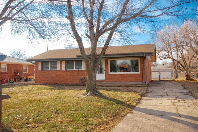 $100,000 | 517 Alexander Drive, Haysville, KS 67060