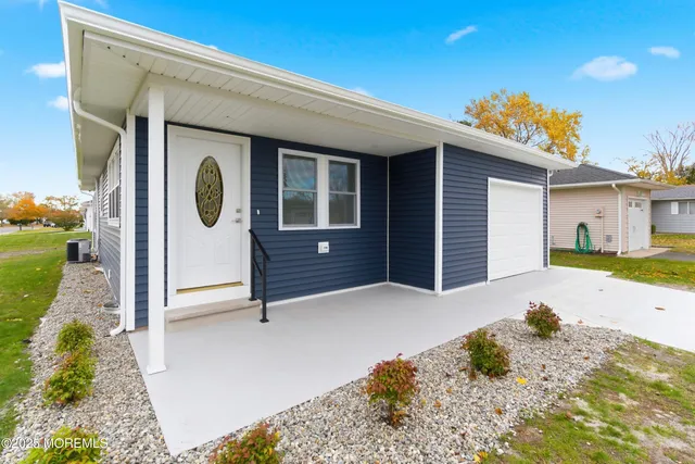 $399,900 | 3 Bonaire Drive, Toms River, NJ 08757