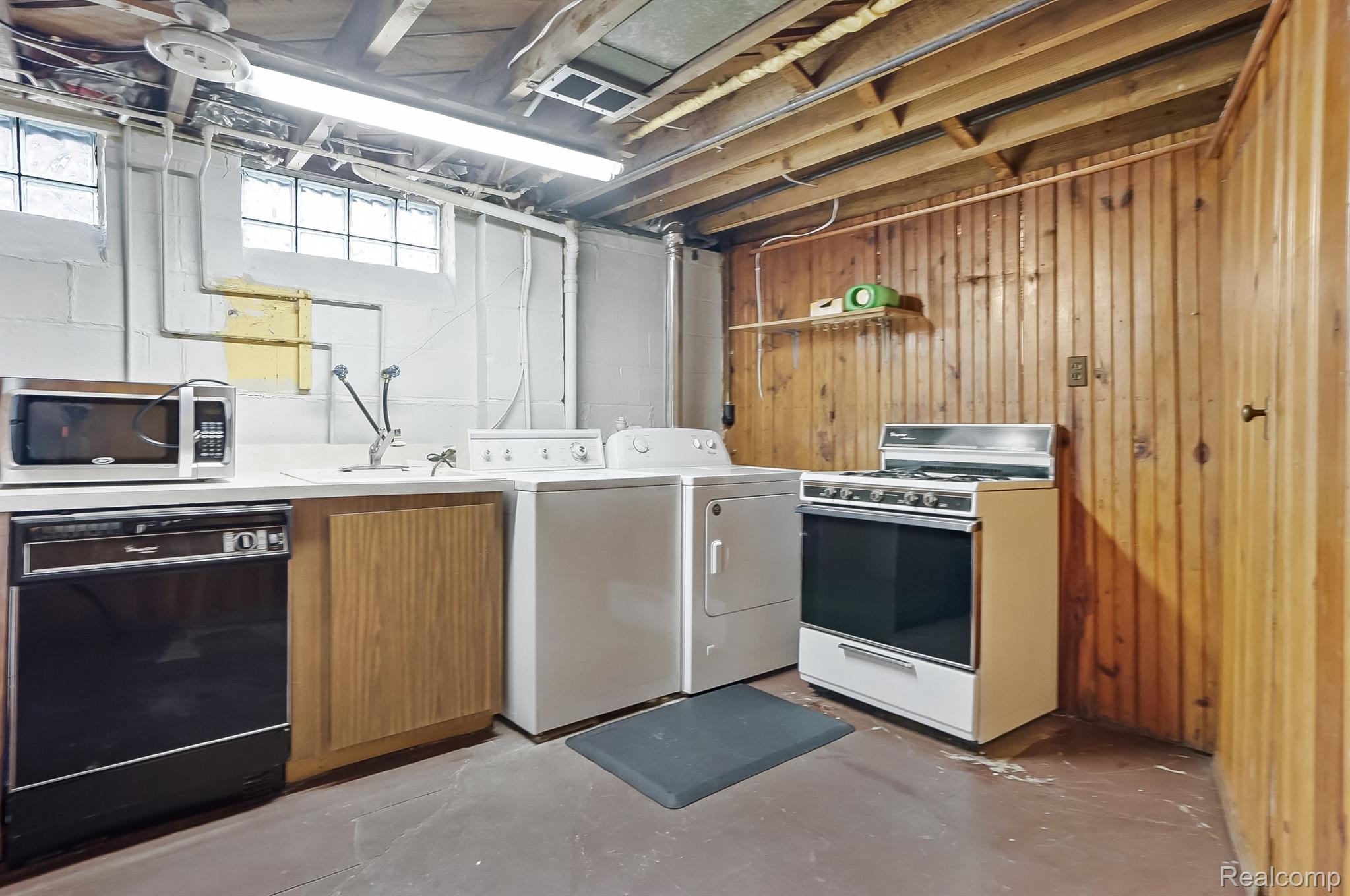 2171 East Eight Mile Road Grosse Pointe, MI 48236 - Photo 20 of 26 Gallery Image 20