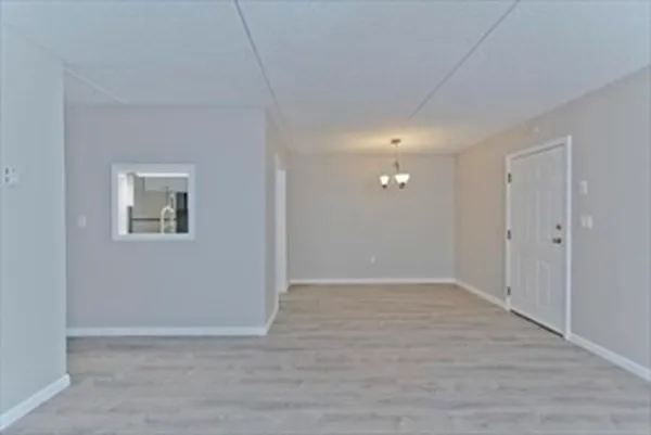 $2,000 | 14 Maple Crest Circle, Unit I, Holyoke, MA 01040