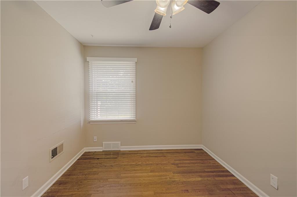 2418 Northeast Pursell Road Gladstone, MO 64119 - Photo 16 of 25