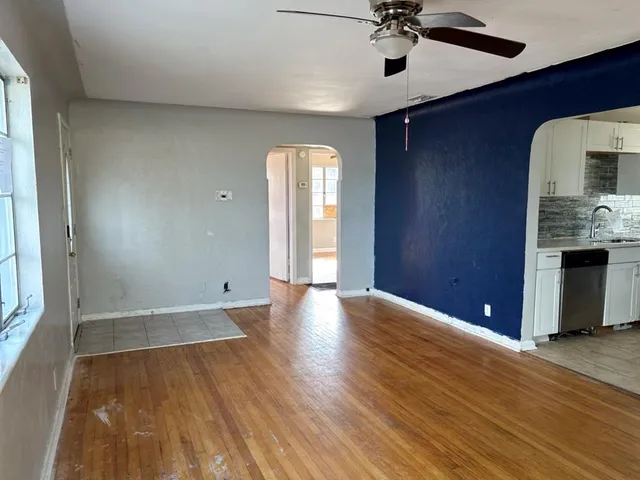 $295,000 | 2918 49th Street North, St. Petersburg, FL 33710