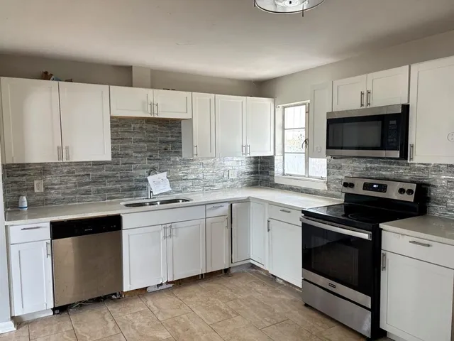 $295,000 | 2918 49th Street North, St. Petersburg, FL 33710