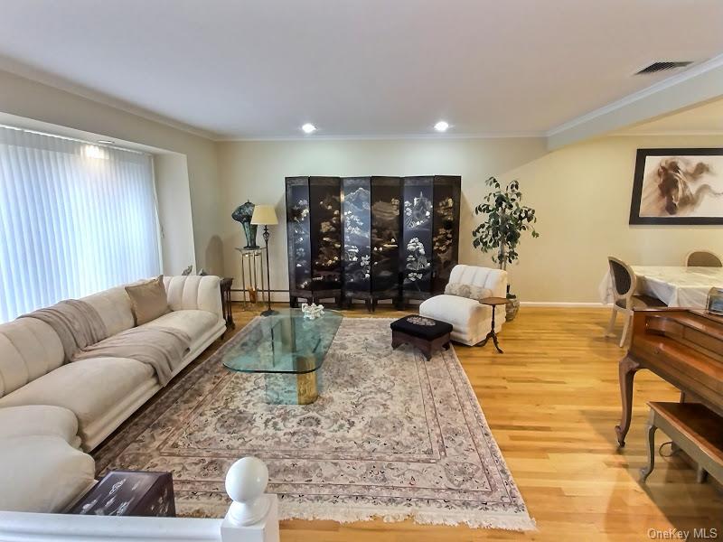 3421 Turf Road Oceanside, NY 11572 - Photo 11 of 50