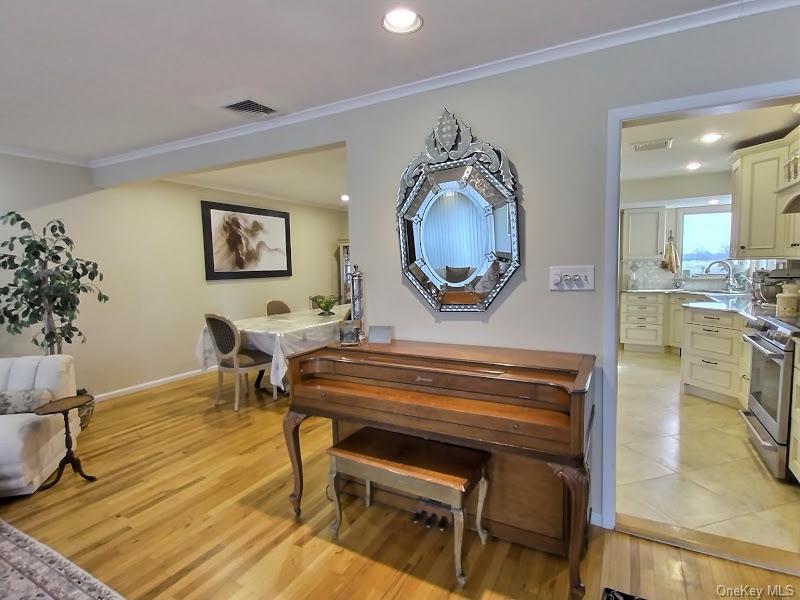 3421 Turf Road Oceanside, NY 11572 - Photo 14 of 50