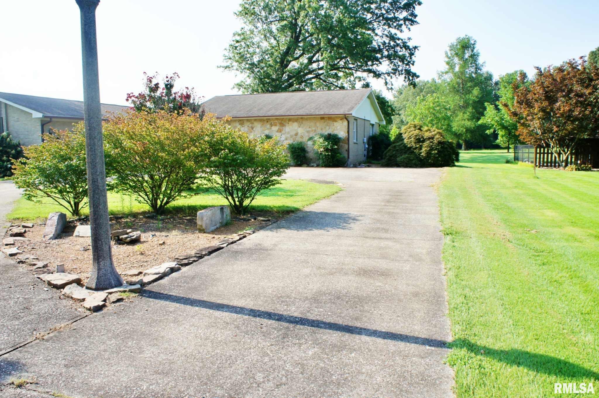 970 Country Club Road Metropolis, IL 62960 - Photo 7 of 69