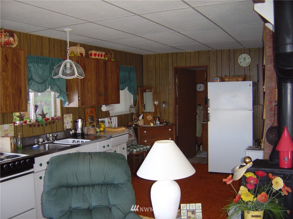 10230 South Lakeshore Road Chelan, WA 98816 - Photo 8 of 16 Gallery Image 8