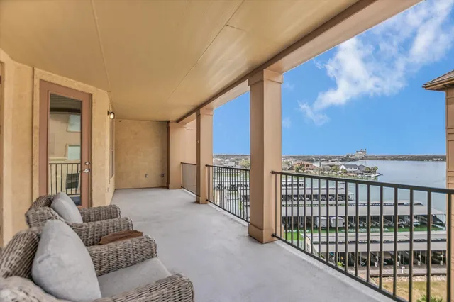 $2,500 | 101 West Bank, Unit 52, Horseshoe Bay, TX 78657