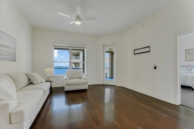 $2,500 | 101 West Bank, Unit 52, Horseshoe Bay, TX 78657