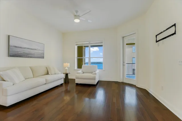 $2,500 | 101 West Bank, Unit 52, Horseshoe Bay, TX 78657