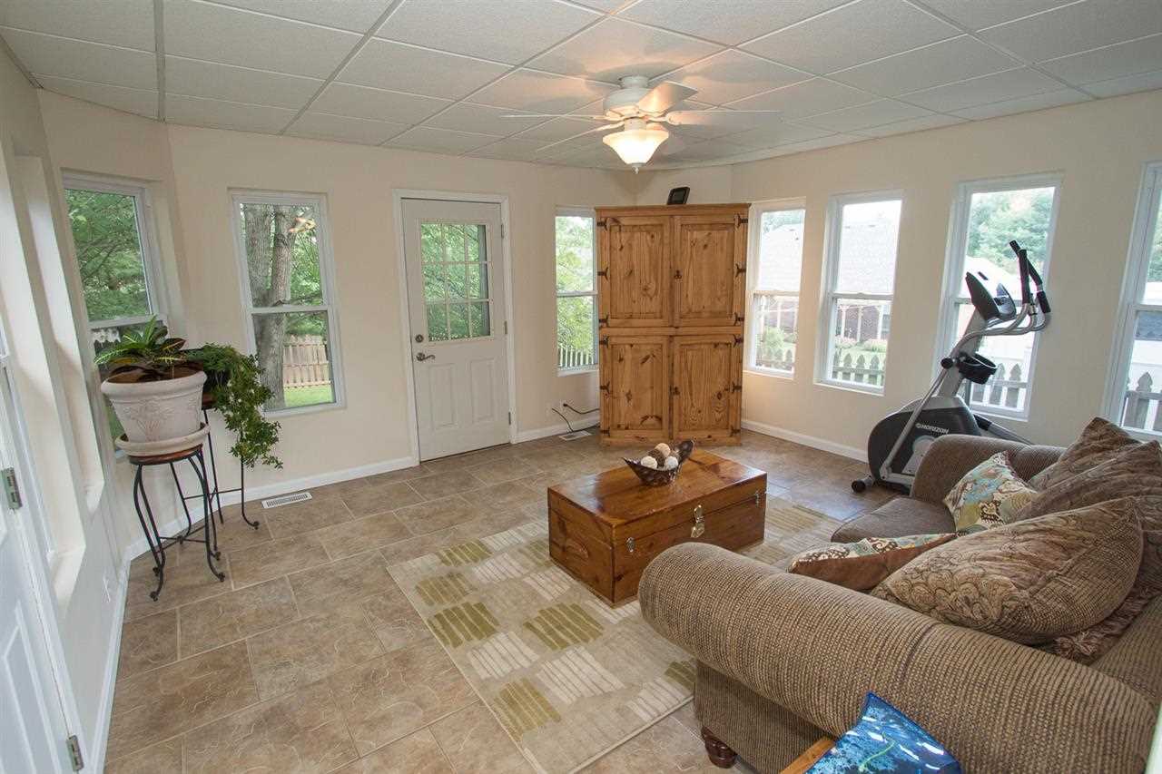 7351 Old State Road Evansville, IN 47710 - Photo 10 of 19 Gallery Image 10