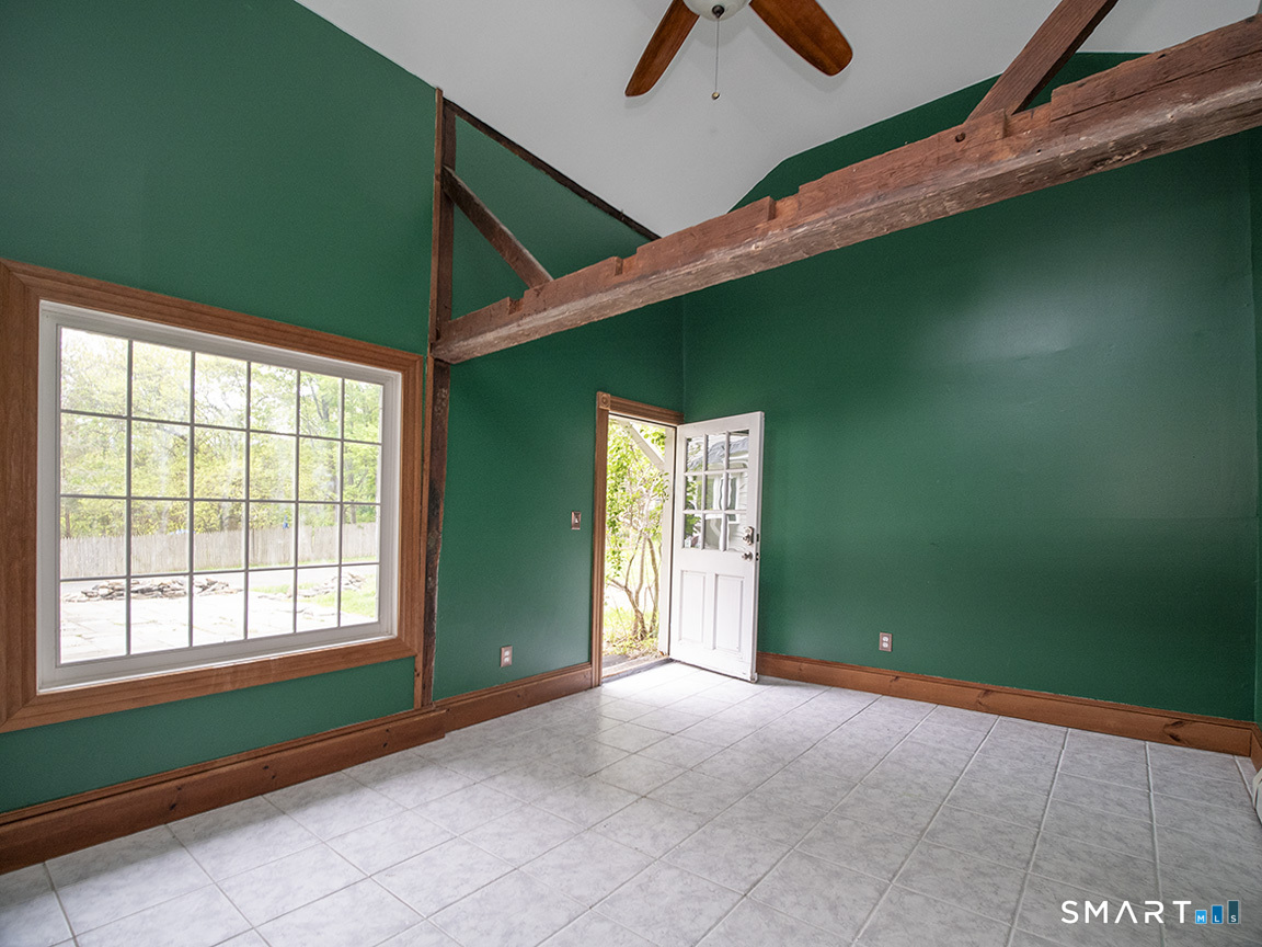 388 Amity Road Woodbridge, CT 06525 - Photo 15 of 39