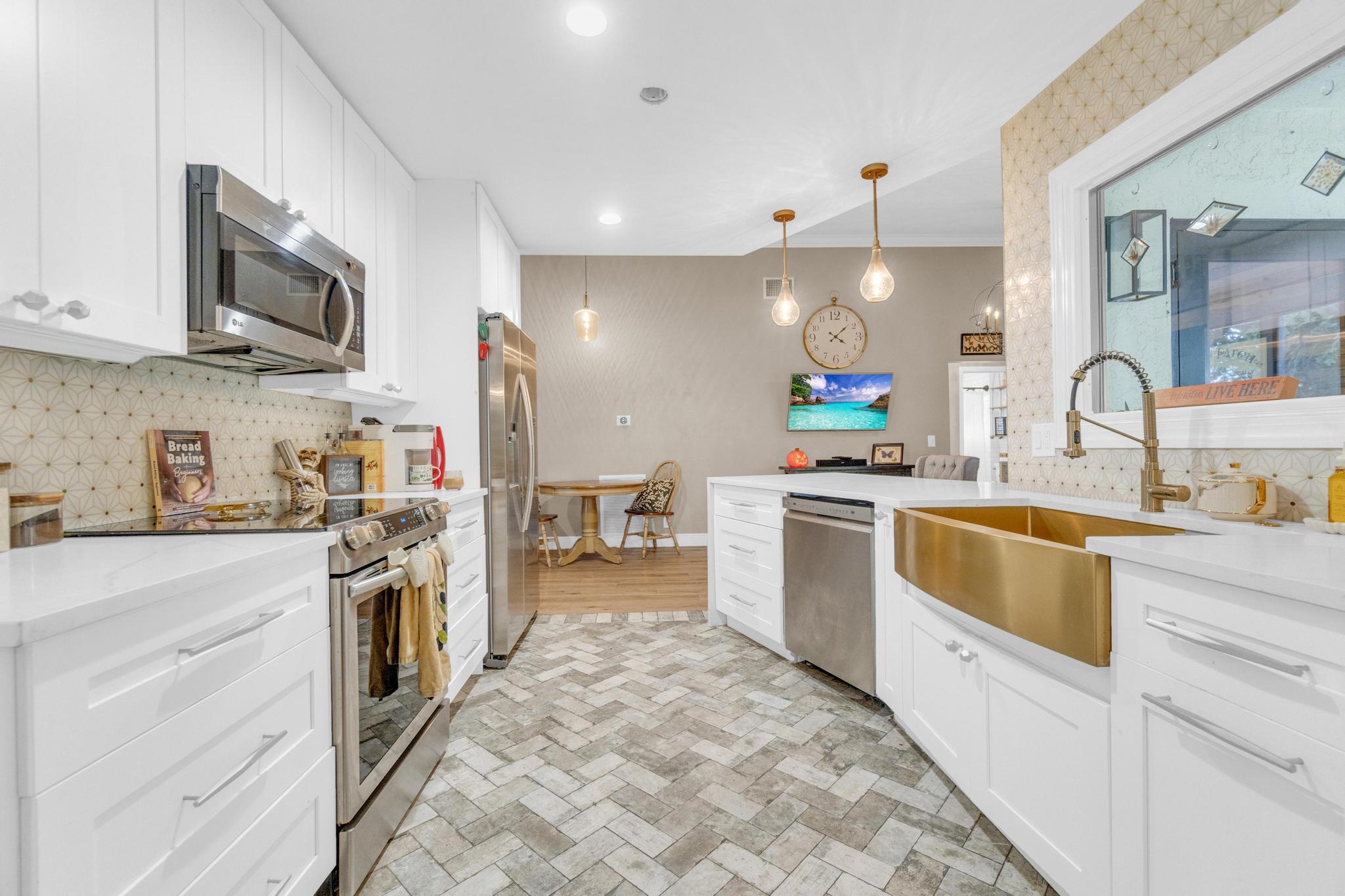 22489 Swordfish Drive Boca Raton, FL 33428 - Photo 3 of 31 Kitchen