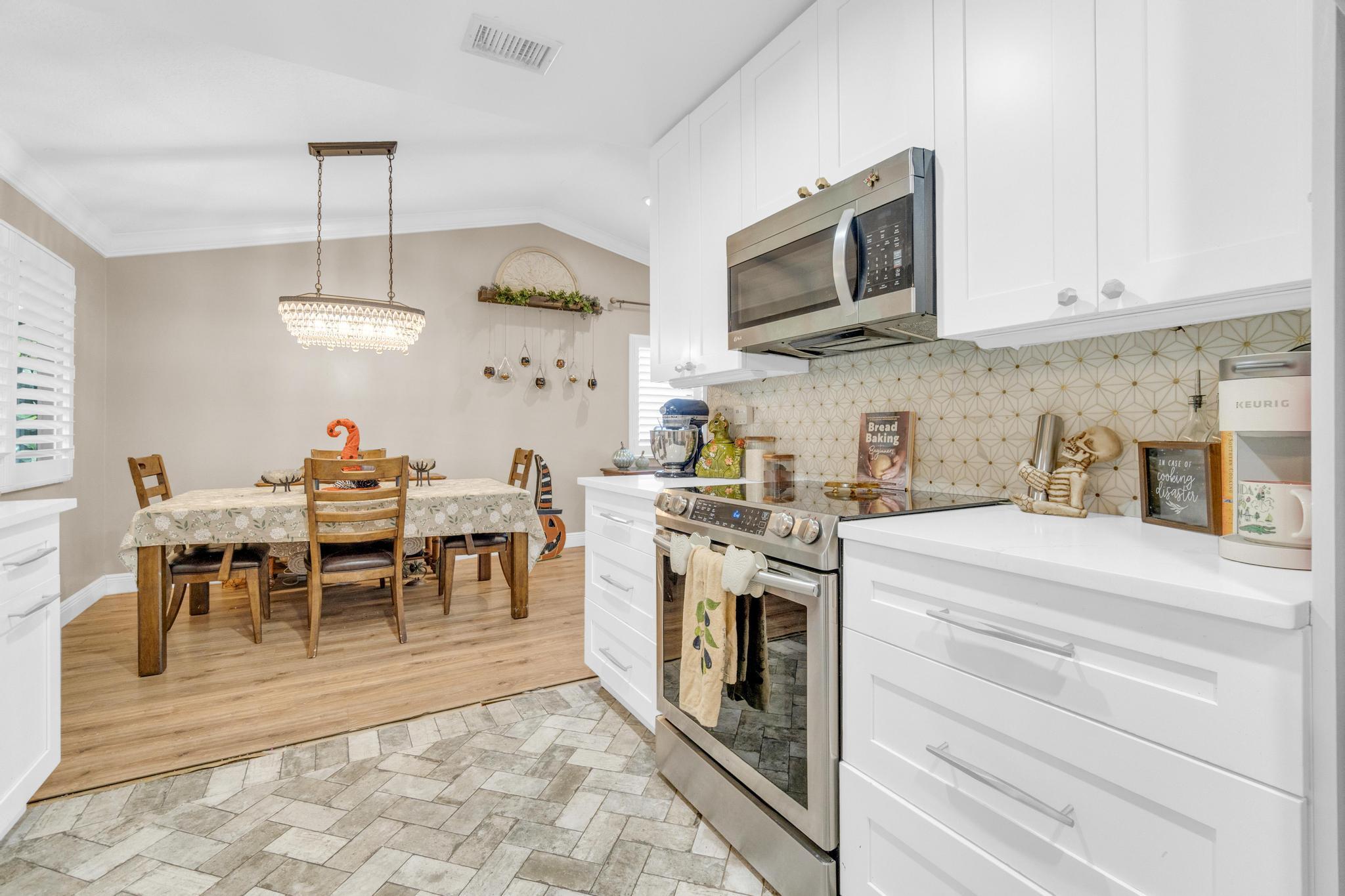 22489 Swordfish Drive Boca Raton, FL 33428 - Photo 4 of 31 Kitchen