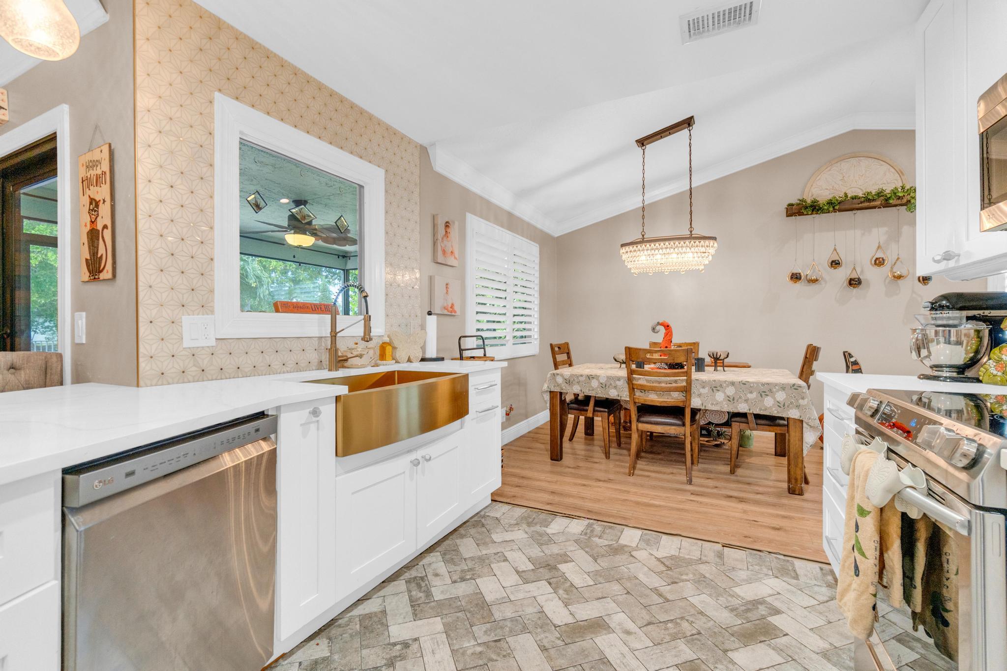 22489 Swordfish Drive Boca Raton, FL 33428 - Photo 6 of 31 Kitchen