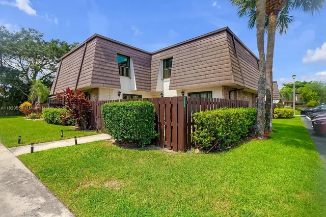 $325,000 | 2552 Northwest 99th Avenue, Coral Springs, FL 33065