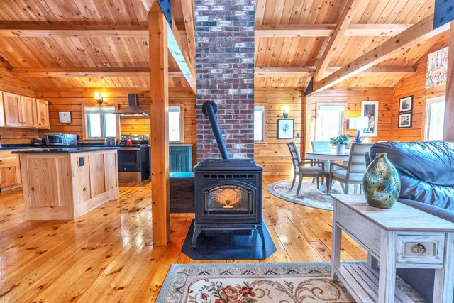 $599,000 | 664 Tigola Trail, Stoddard, NH 03280