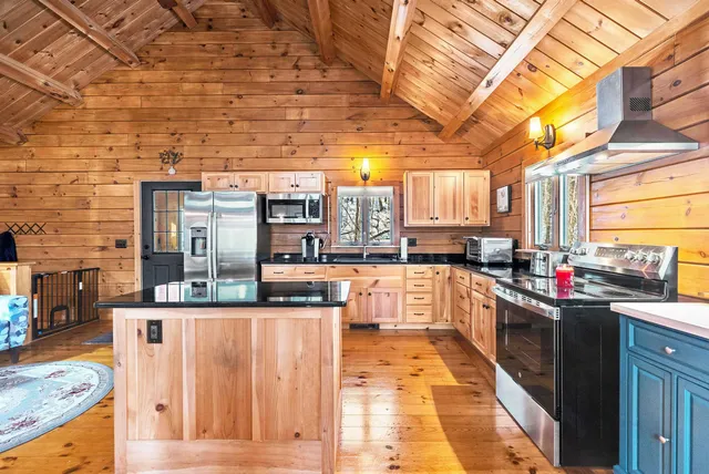 $599,000 | 664 Tigola Trail, Stoddard, NH 03280