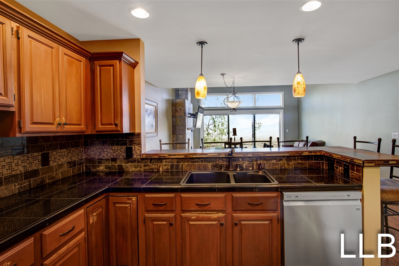 2982 Ridgeview Street Muskegon, MI 49445 - Photo 14 of 47