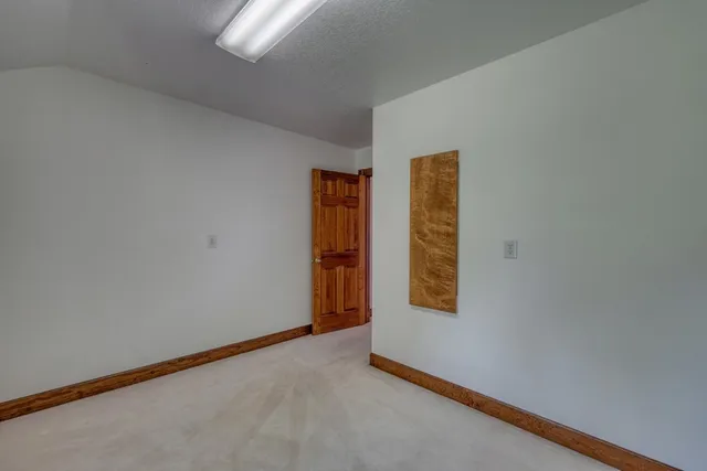 a view of empty room with window