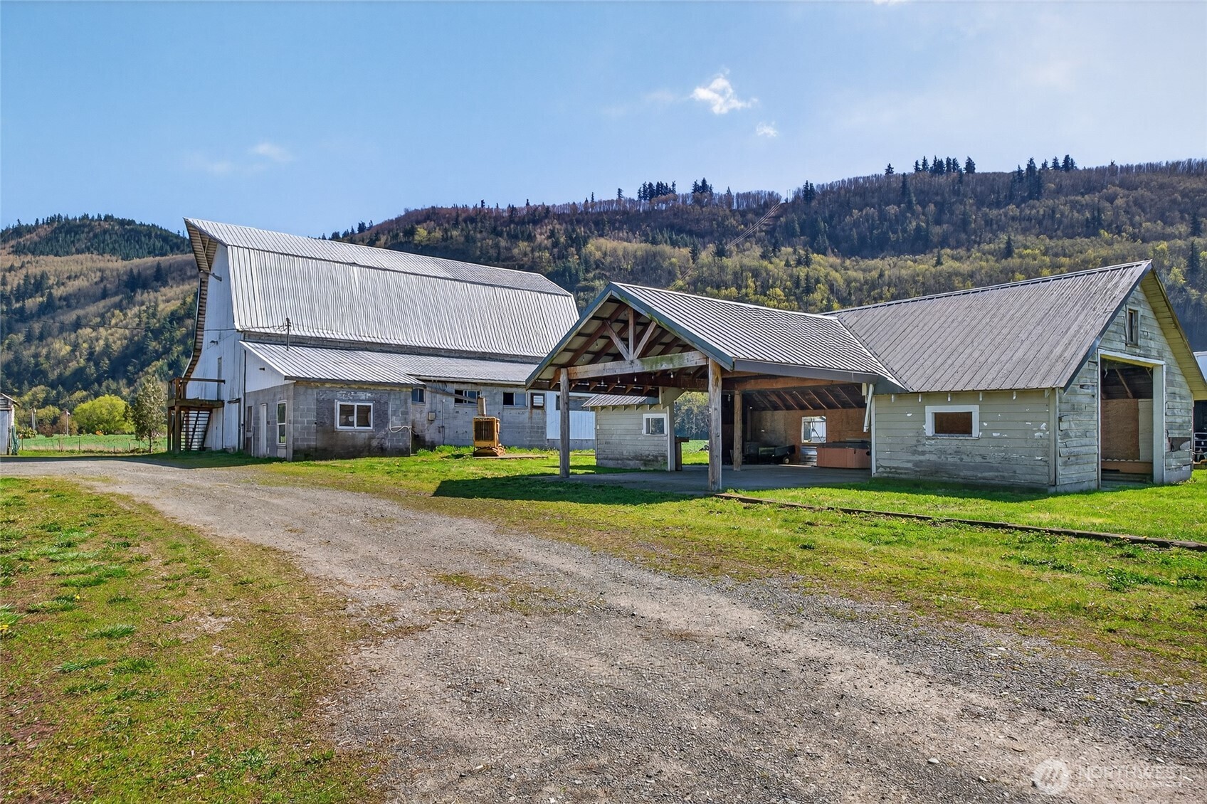 5419 Hillview Road Sumas, WA 98295 - Photo 3 of 38