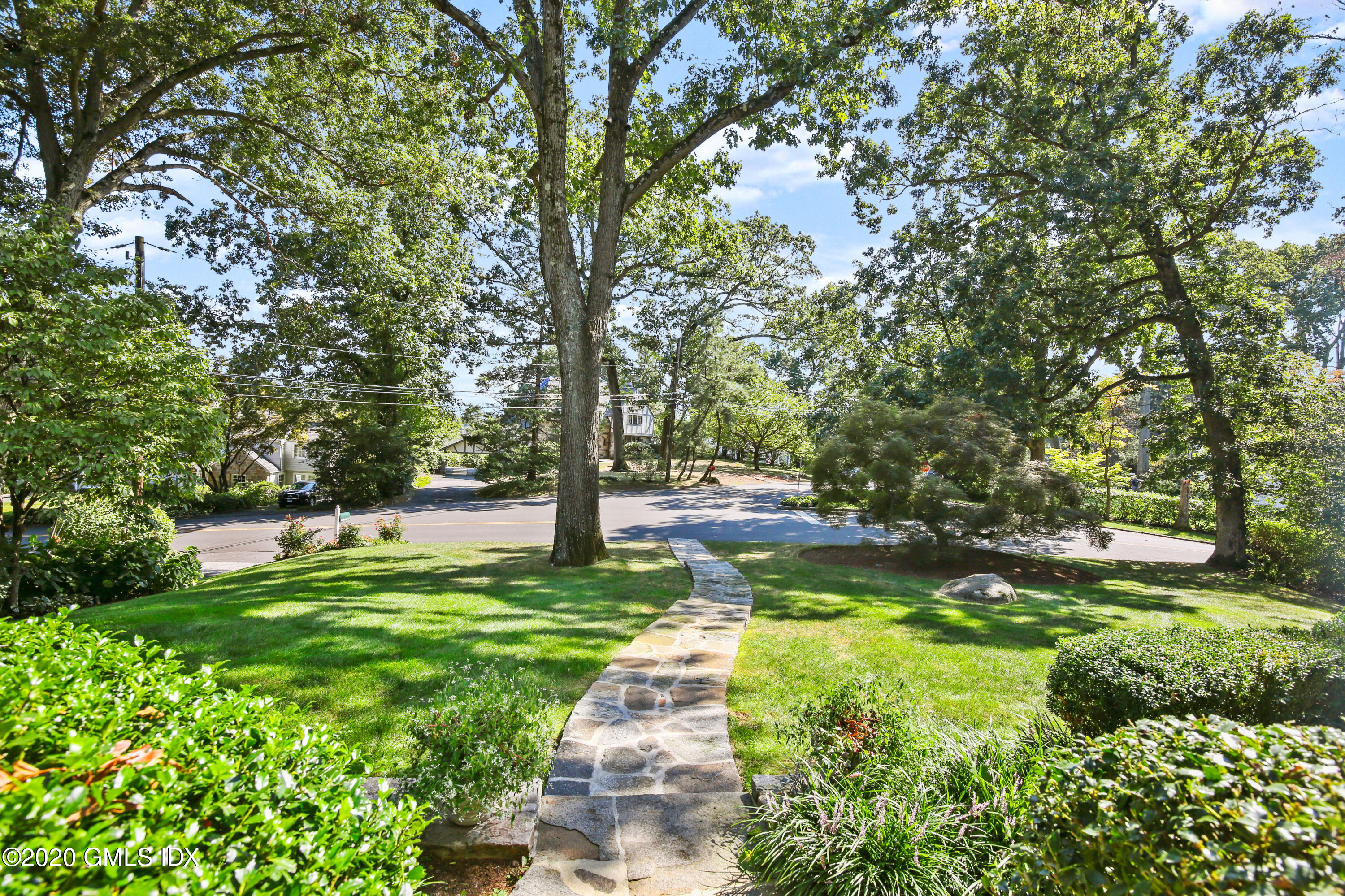 55 Wesskum Wood Road Riverside, CT 06878 - Photo 3 of 14 55 Wesskum Wood Rd Riverside-print-013-0