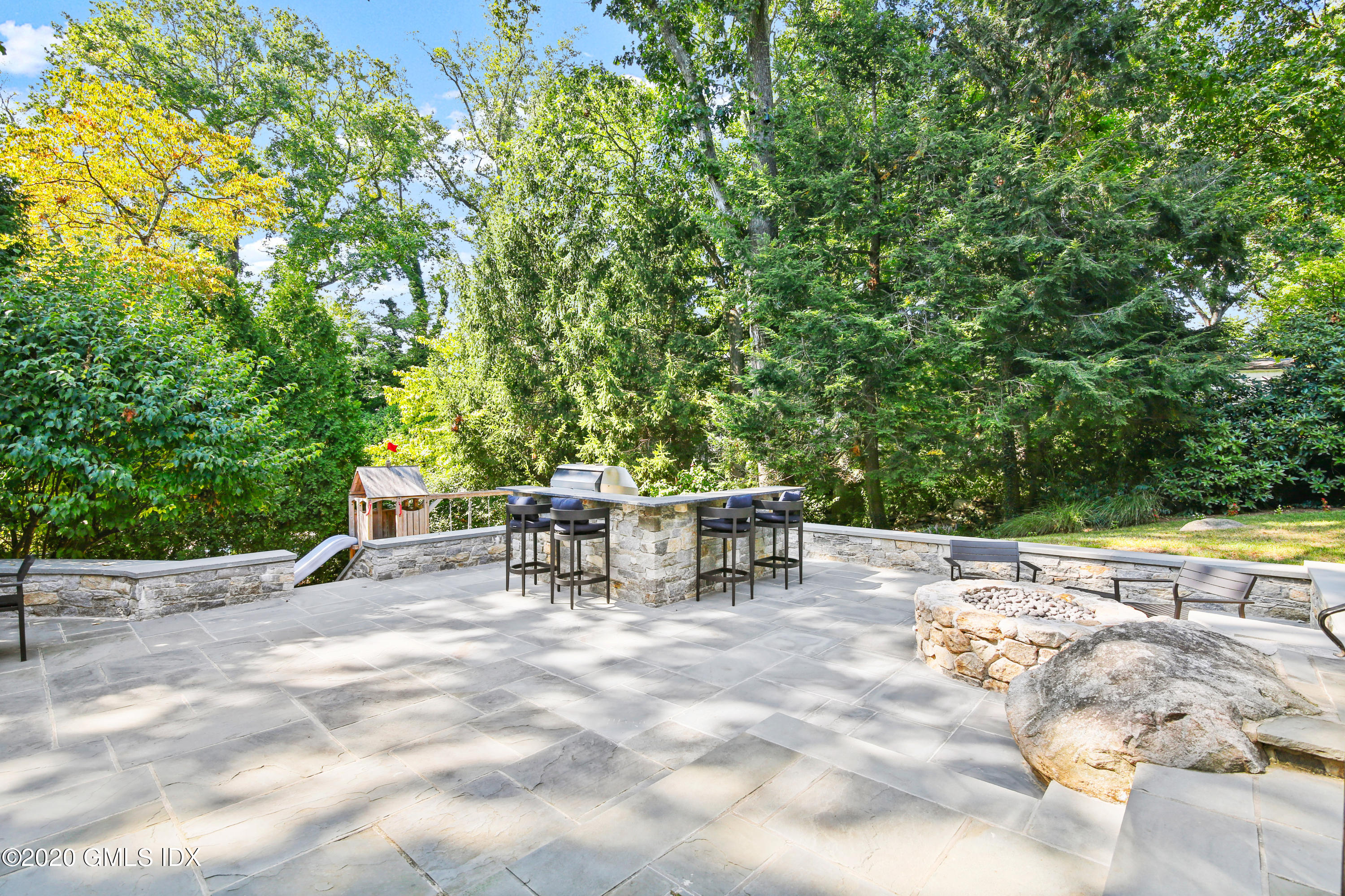 55 Wesskum Wood Road Riverside, CT 06878 - Photo 4 of 14 55 Wesskum Wood Rd Riverside-print-004-0