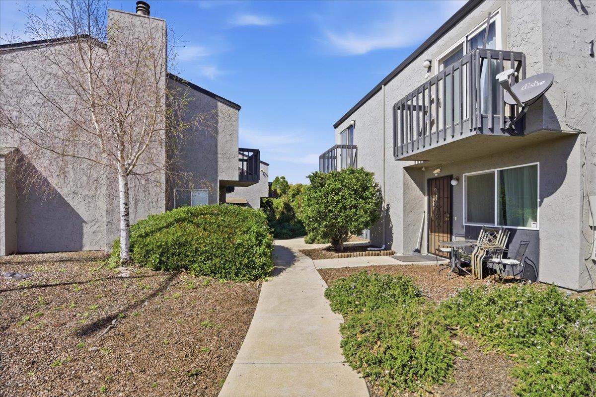 109 San Juan Grade Road Salinas, CA 93906 - Photo 5 of 11 a front view of a house with garden