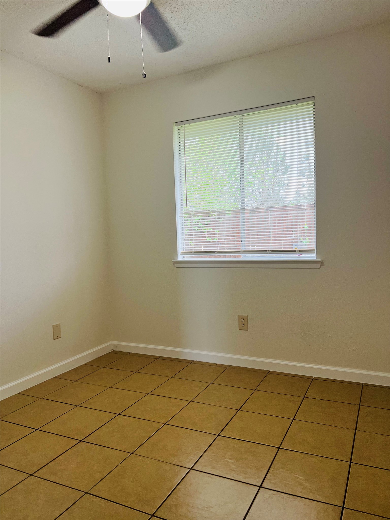3739 Varla Lane Houston, TX 77014 - Photo 21 of 33 an empty room with a window