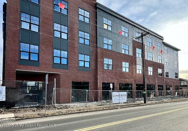 $2,588 | 110 Cornell Street, Unit 1103, Kingston, NY 12401