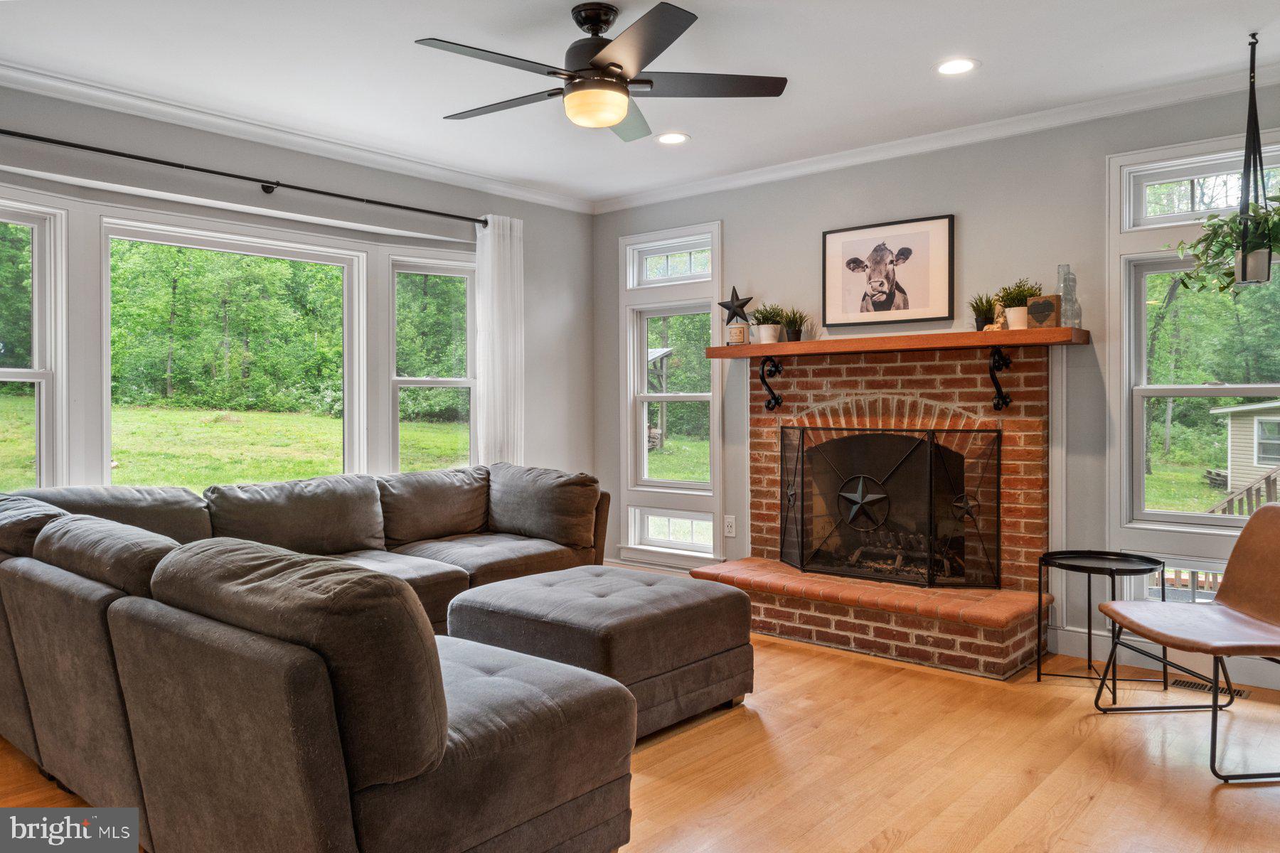 11207 Keymar Road Woodsboro, MD 21798 - Photo 16 of 38 Living room