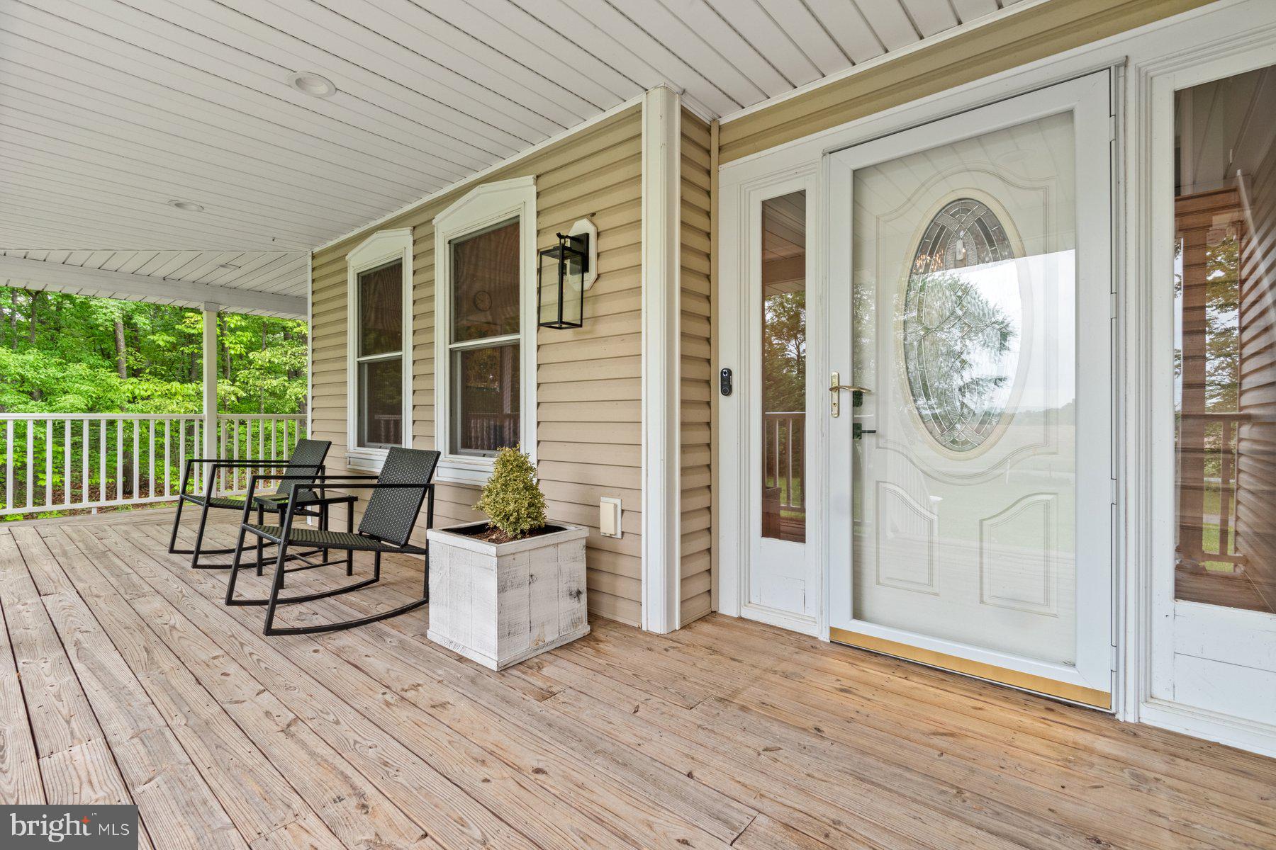 11207 Keymar Road Woodsboro, MD 21798 - Photo 3 of 38 Front porch
