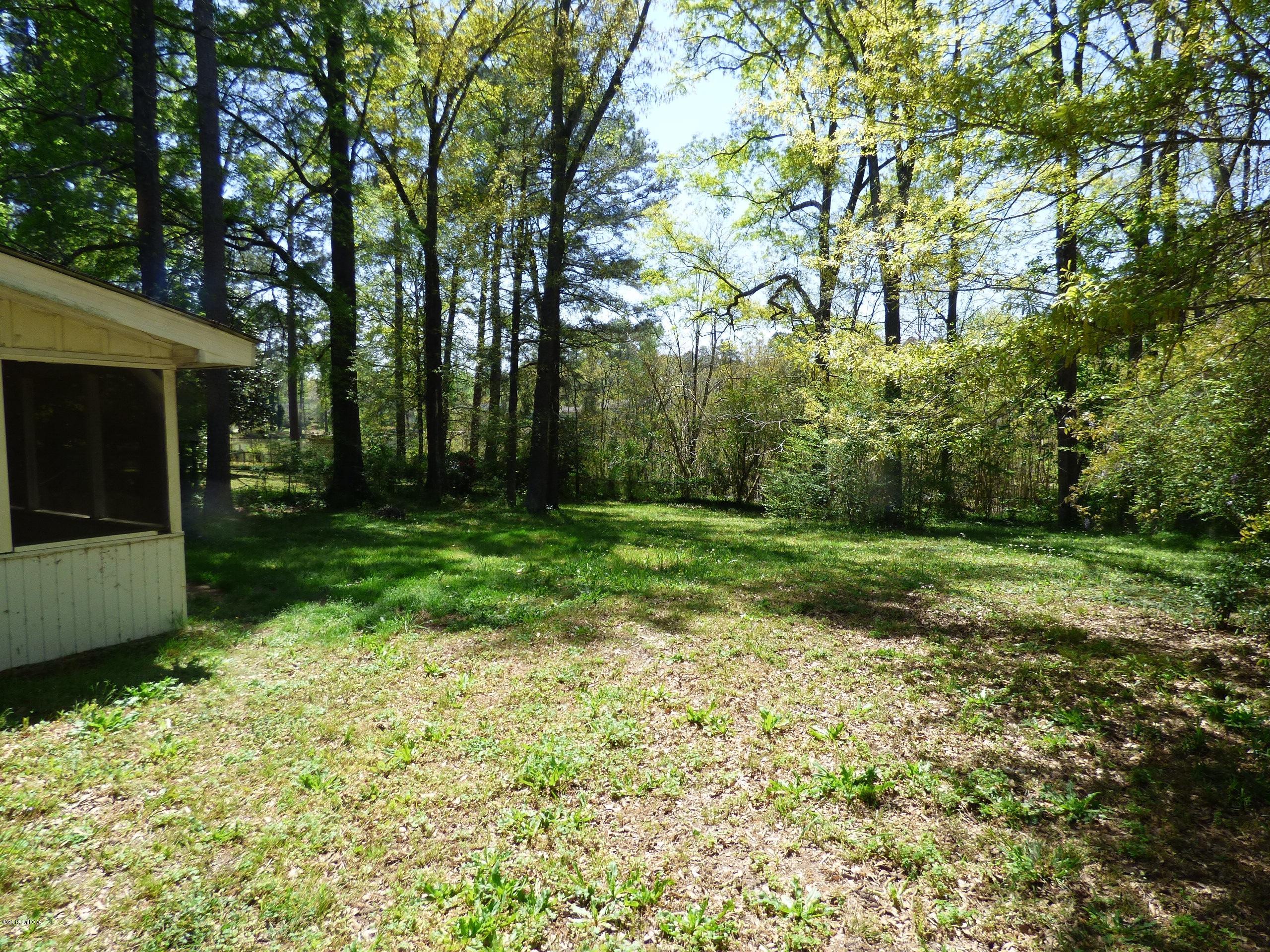 1336 Lake Valley Road Macon, GA 31210 - Photo 3 of 4 P1090065