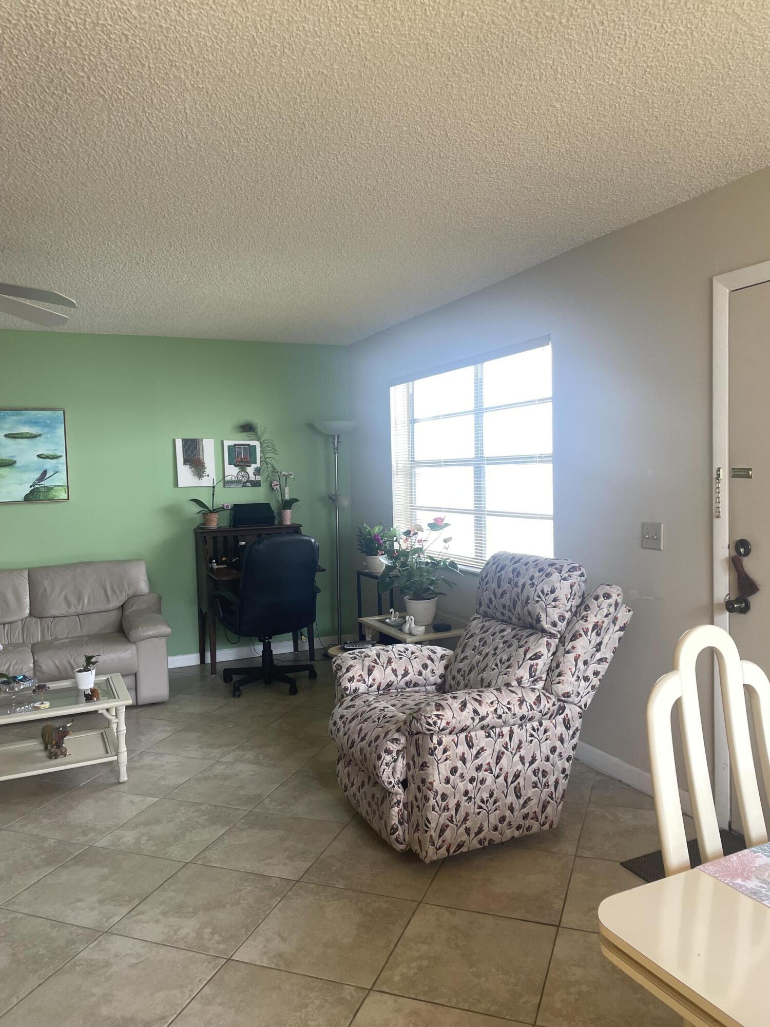 173 Normandy Lane Delray Beach, FL 33484 - Photo 5 of 19 IMG_0095