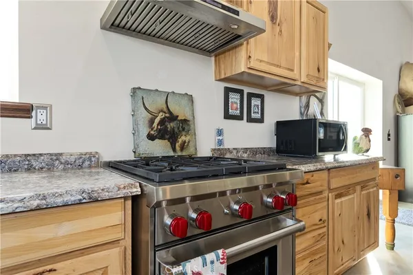 $999,999 | 4265 Nickel Creek Road, San Miguel, CA 93451