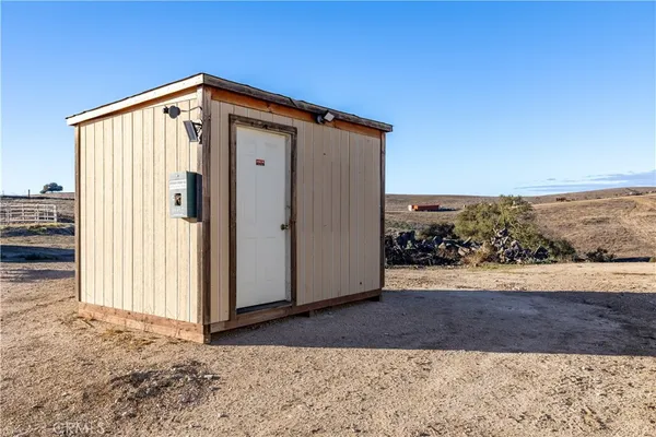 $999,999 | 4265 Nickel Creek Road, San Miguel, CA 93451