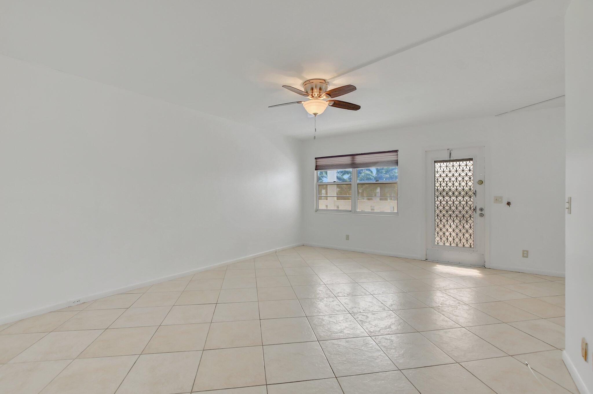 3009 Exeter Boca Raton, FL 33434 - Photo 6 of 20 4-web-or-mls-DSC_1241