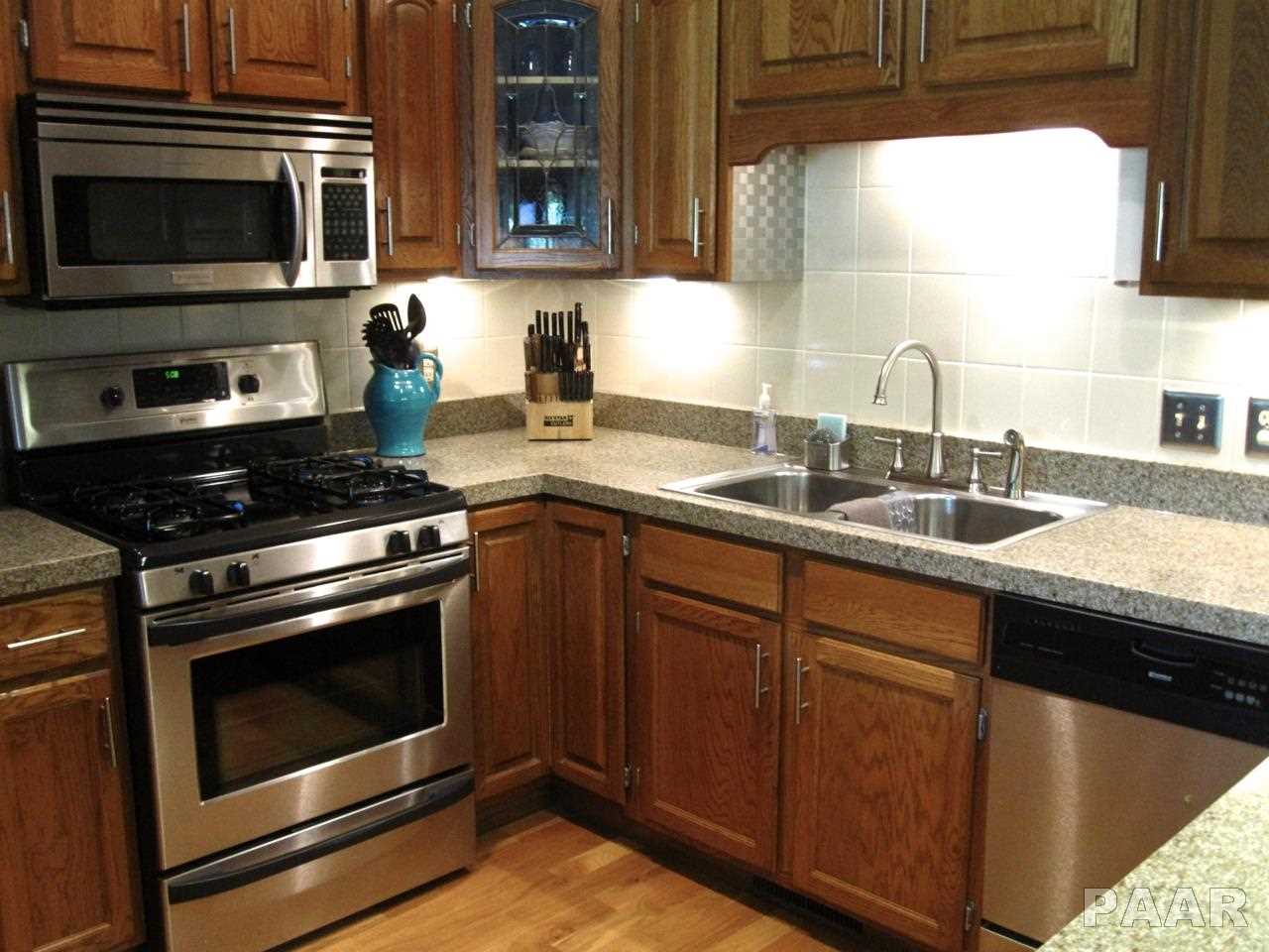 7621 West Lancaster Road Peoria, IL 61607 - Photo 4 of 23
