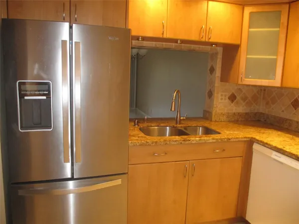$2,100 | 3000 Northwest 42nd Avenue, Unit B301, Coconut Creek, FL 33066