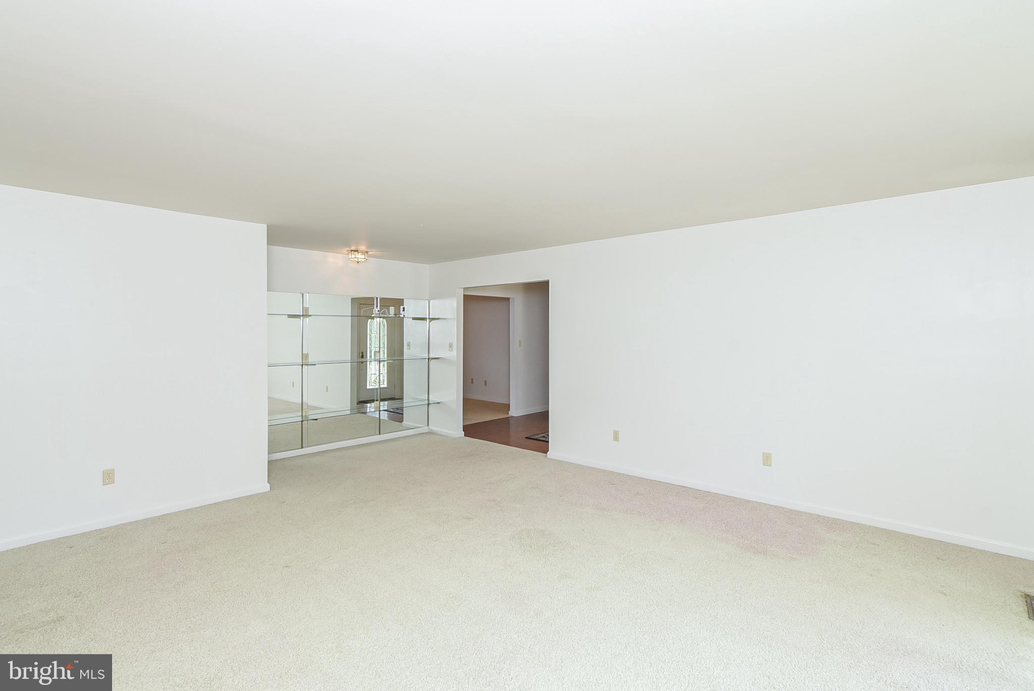 13092 Pullen Loop King George, VA 22485 - Photo 26 of 45 Living room