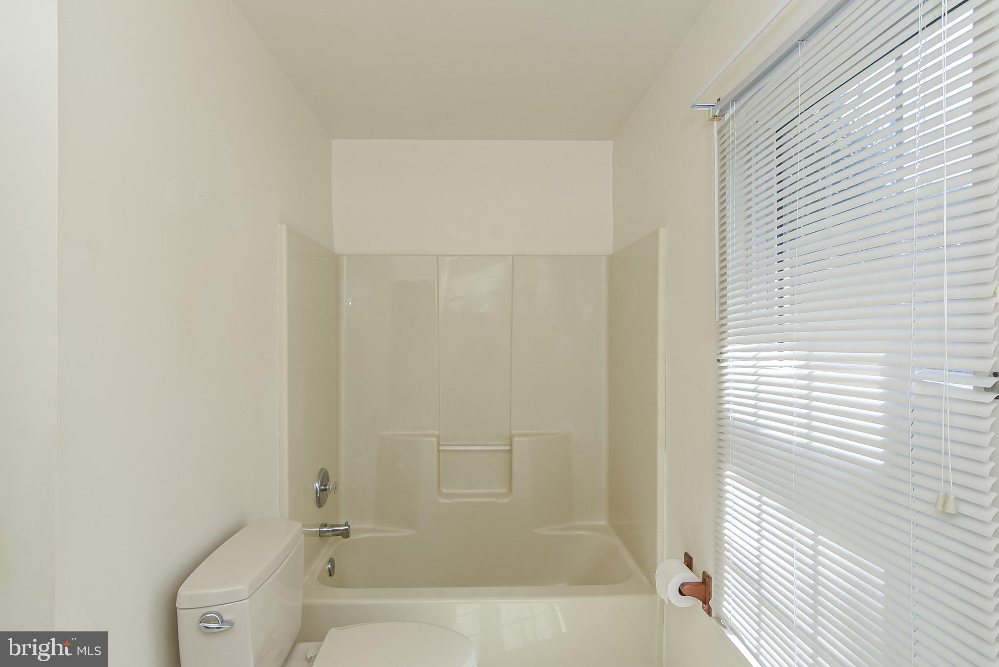 13092 Pullen Loop King George, VA 22485 - Photo 9 of 45 Master Bath toilet/tub