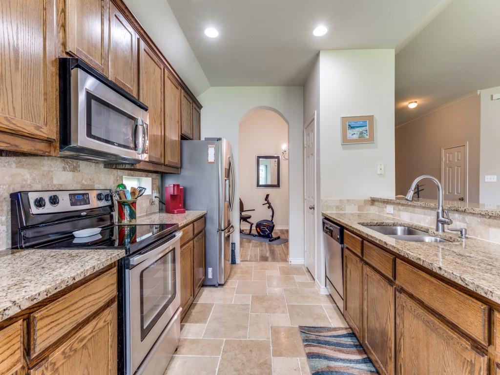 1317 Castlegar Lane Fort Worth, TX 76247 - Photo 13 of 25